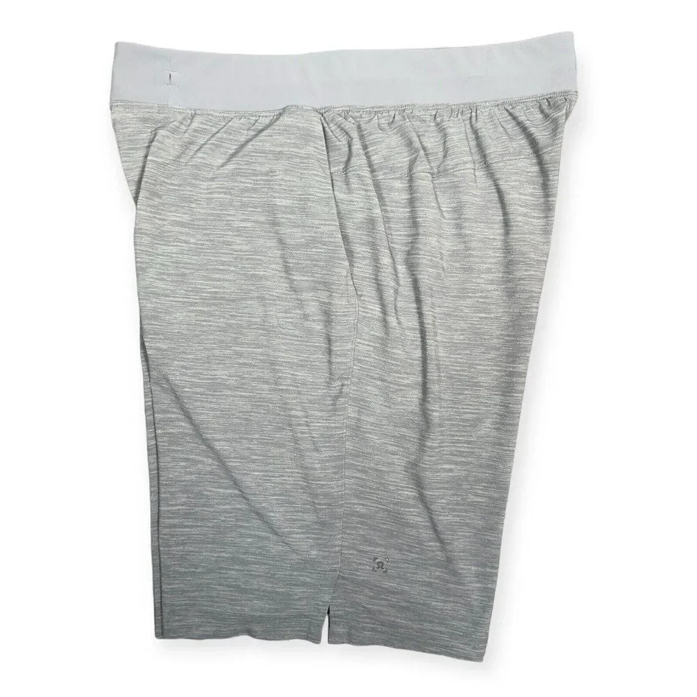 Lululemon Men's Large‎ Grey Unlined Athletic Training Shorts 10.5” Inseam